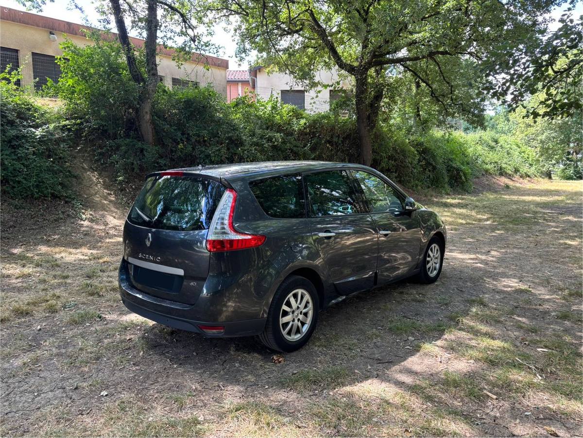 Renault Grand Scénic — photo 2