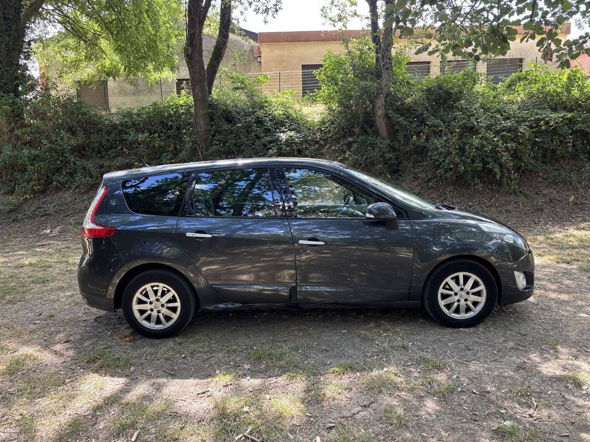 Renault Grand Scénic — photo 4